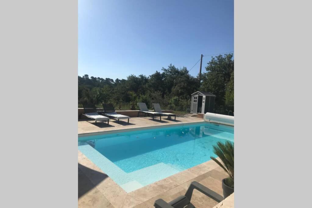 Logement Attenant A Une Villa T2 Avec Terrasse . Besse-sur-Issole Bagian luar foto