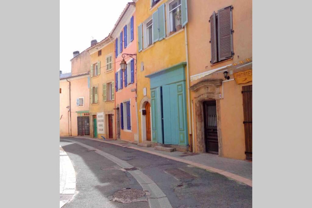 Logement Attenant A Une Villa T2 Avec Terrasse . Besse-sur-Issole Bagian luar foto
