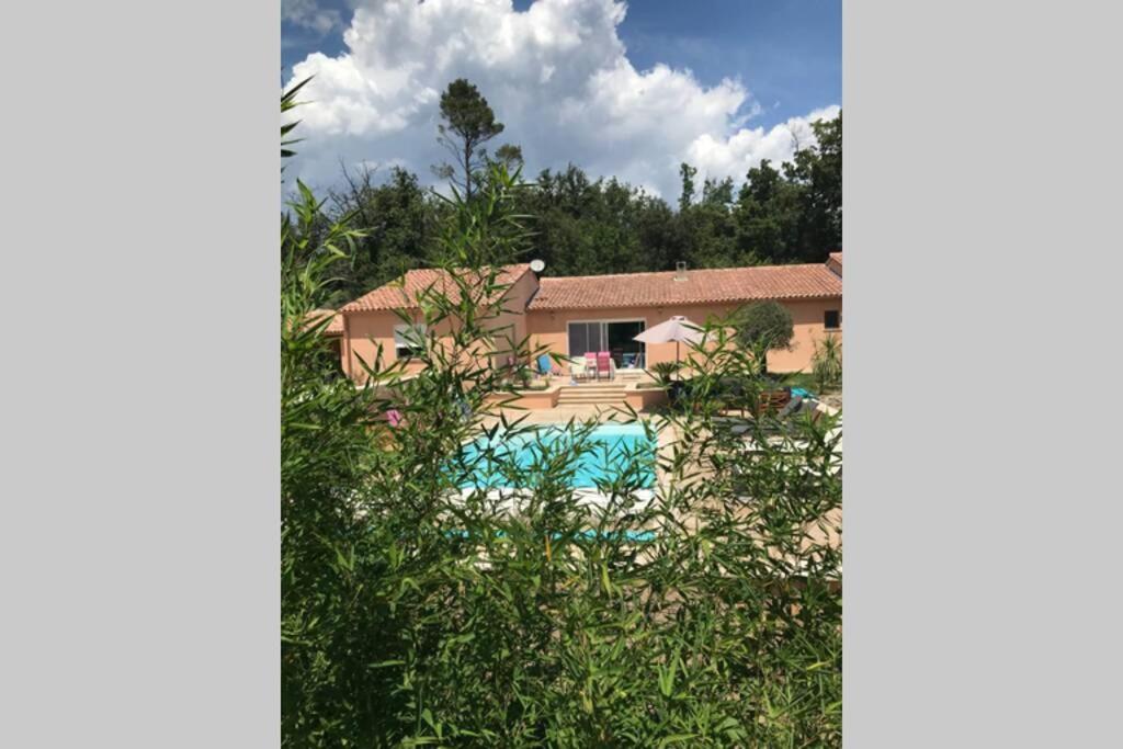 Logement Attenant A Une Villa T2 Avec Terrasse . Besse-sur-Issole Bagian luar foto