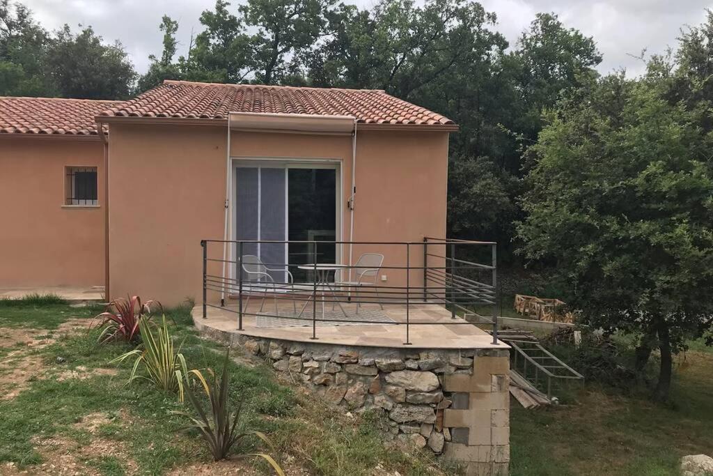 Logement Attenant A Une Villa T2 Avec Terrasse . Besse-sur-Issole Bagian luar foto