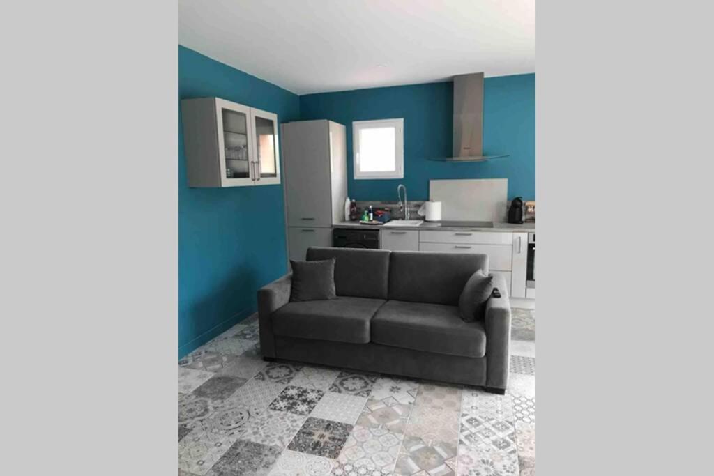 Logement Attenant A Une Villa T2 Avec Terrasse . Besse-sur-Issole Bagian luar foto
